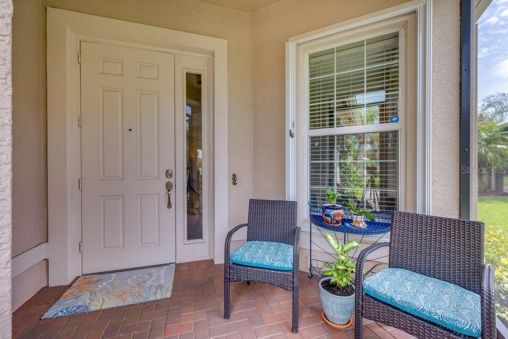 VALENCIA LAKES - Residential