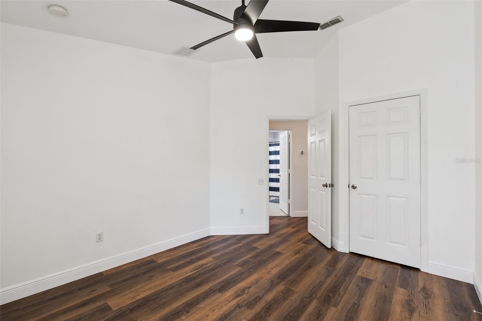 VISTAS AT LAKE HOWELL - Residential