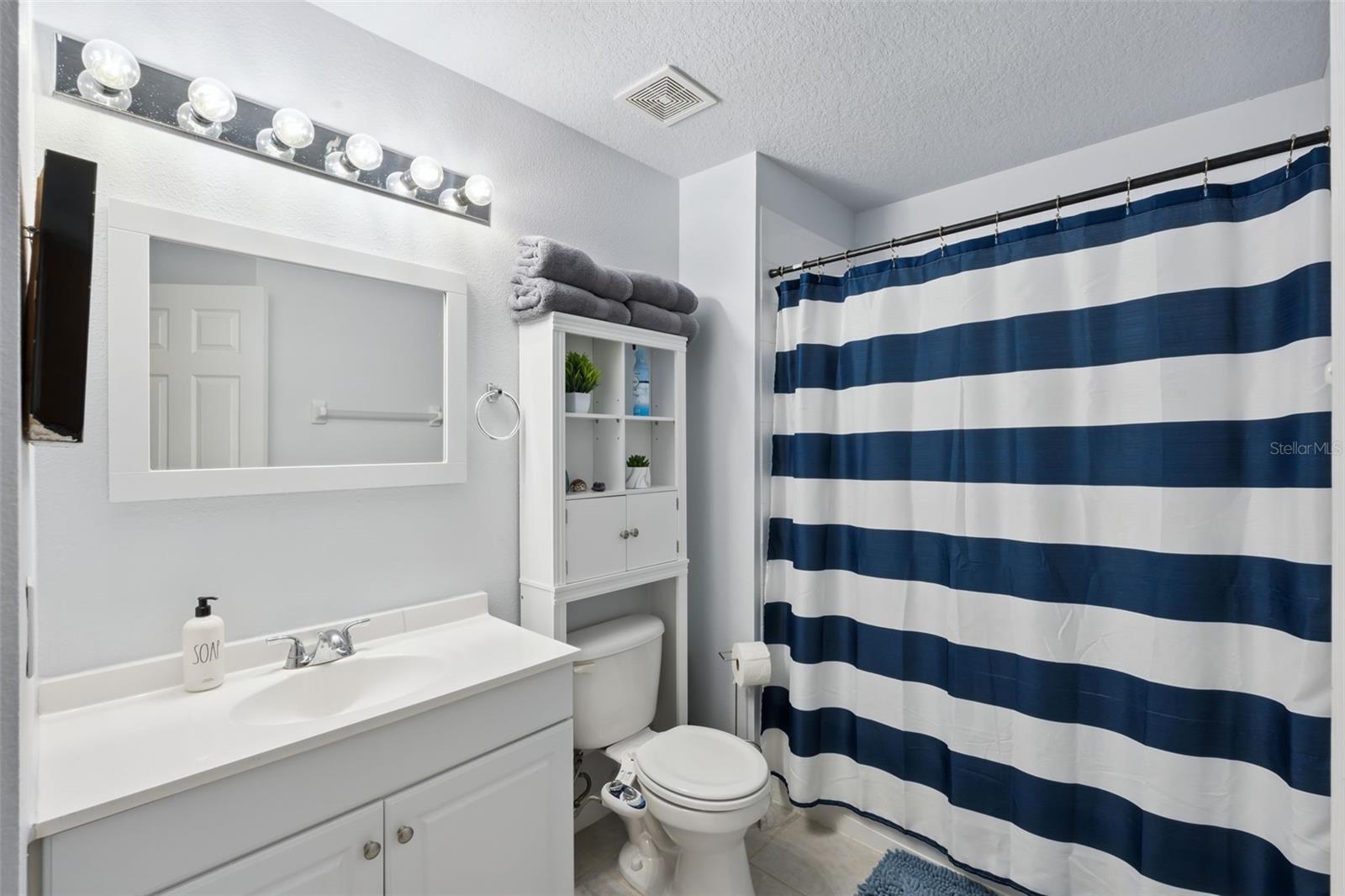 VISTAS AT LAKE HOWELL - Residential