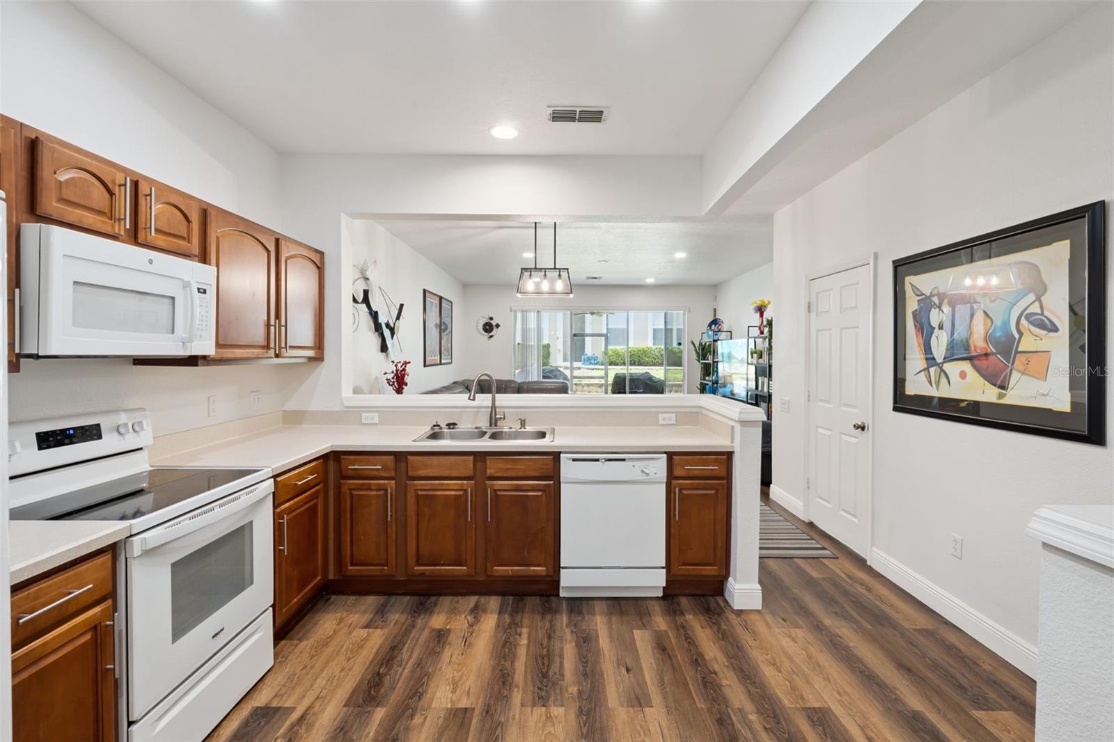 VISTAS AT LAKE HOWELL - Residential