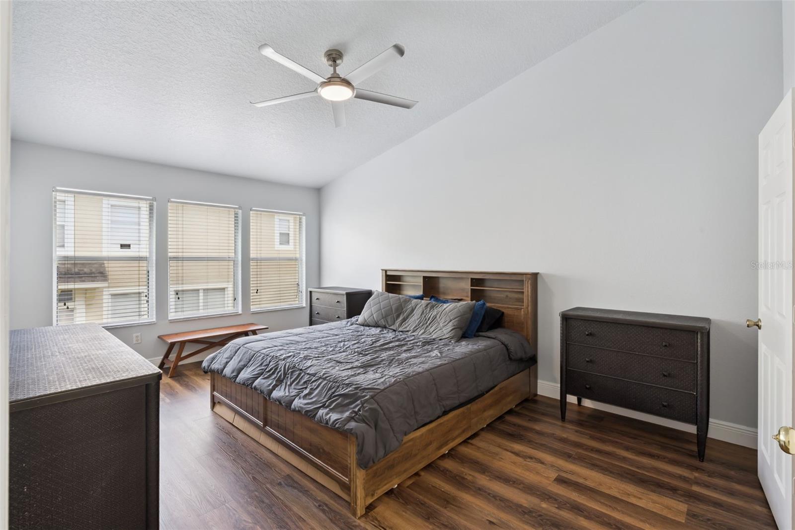 VISTAS AT LAKE HOWELL - Residential