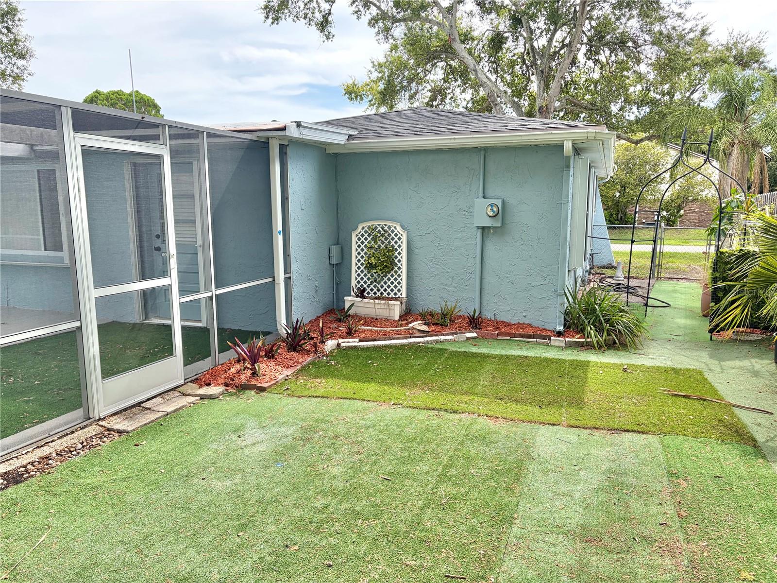 EMBASSY HILLS - Residential