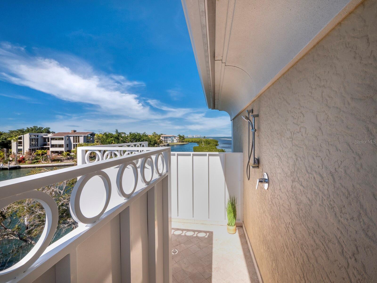 COUNTRY CLUB SHORES SEC 04 - Residential