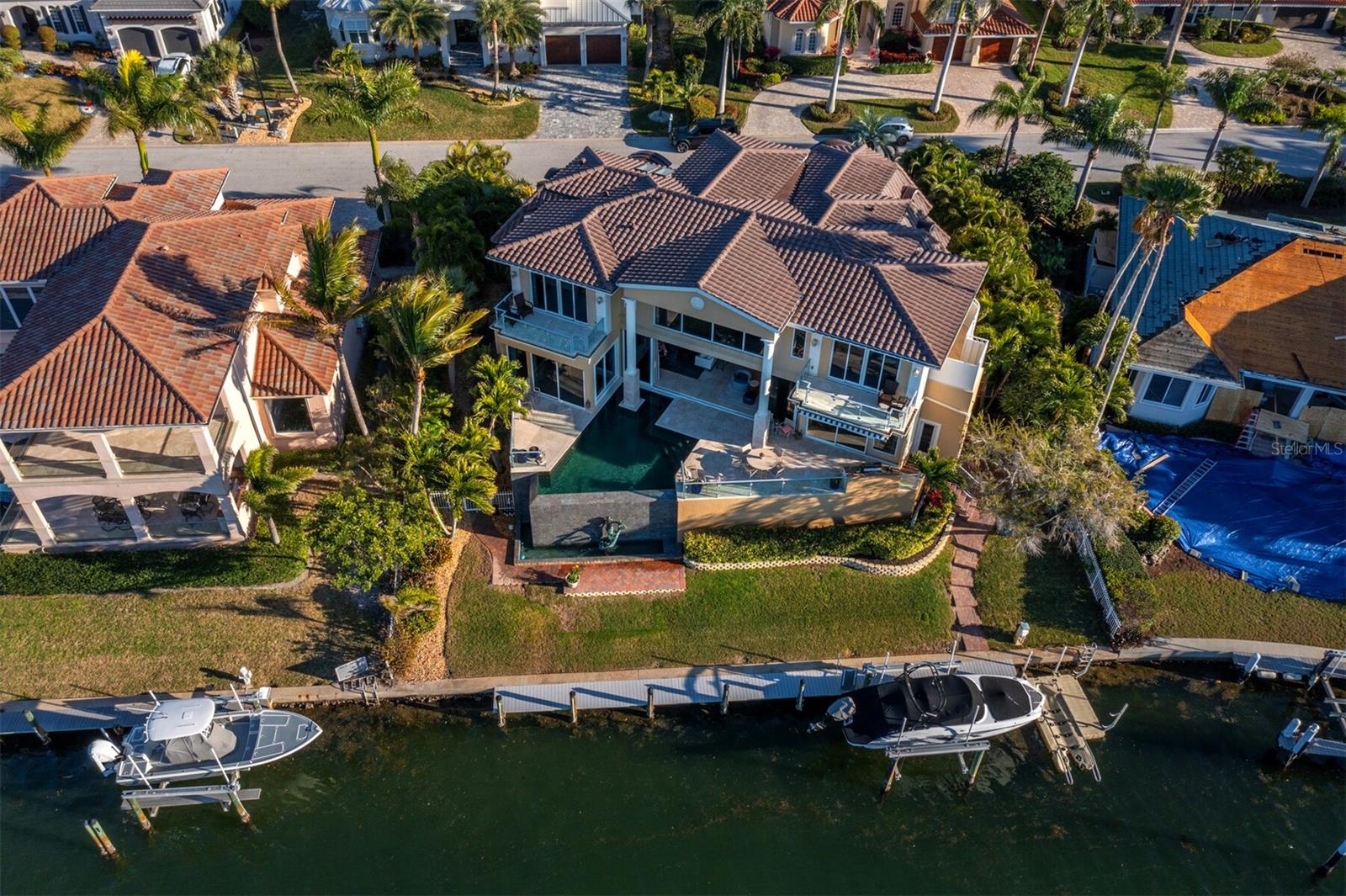 COUNTRY CLUB SHORES SEC 04 - Residential