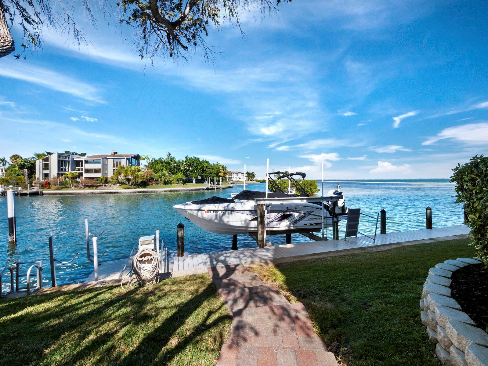 COUNTRY CLUB SHORES SEC 04 - Residential