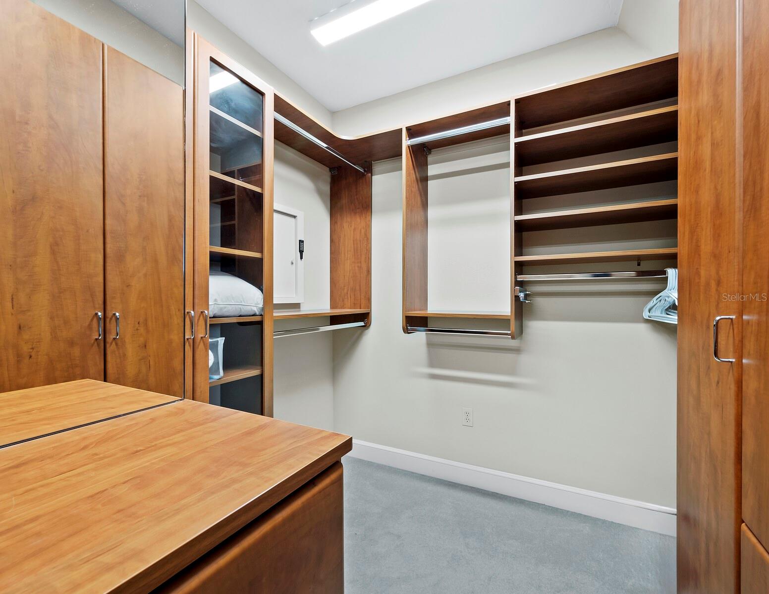 COUNTRY CLUB SHORES SEC 04 - Residential