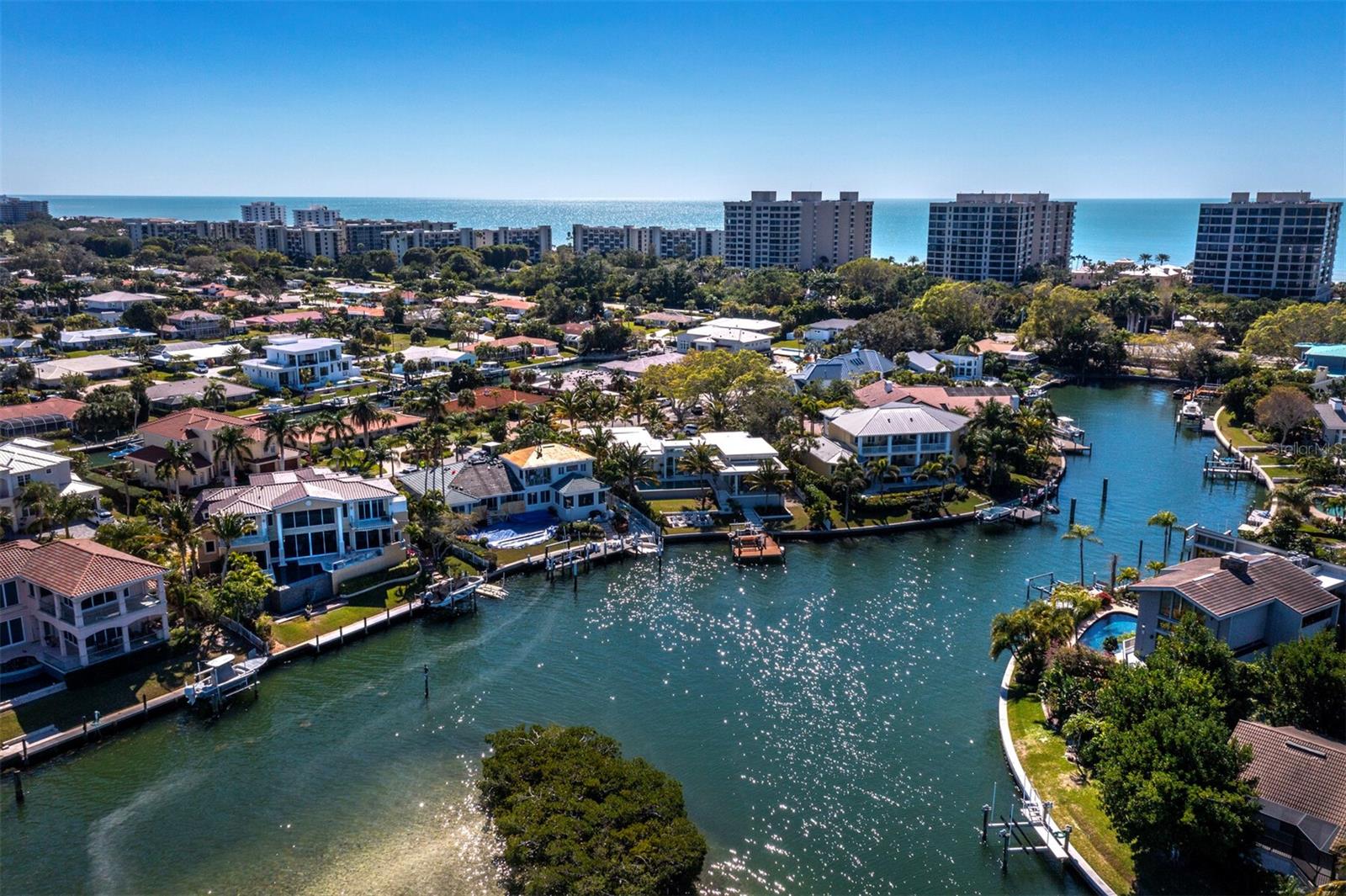 COUNTRY CLUB SHORES SEC 04 - Residential