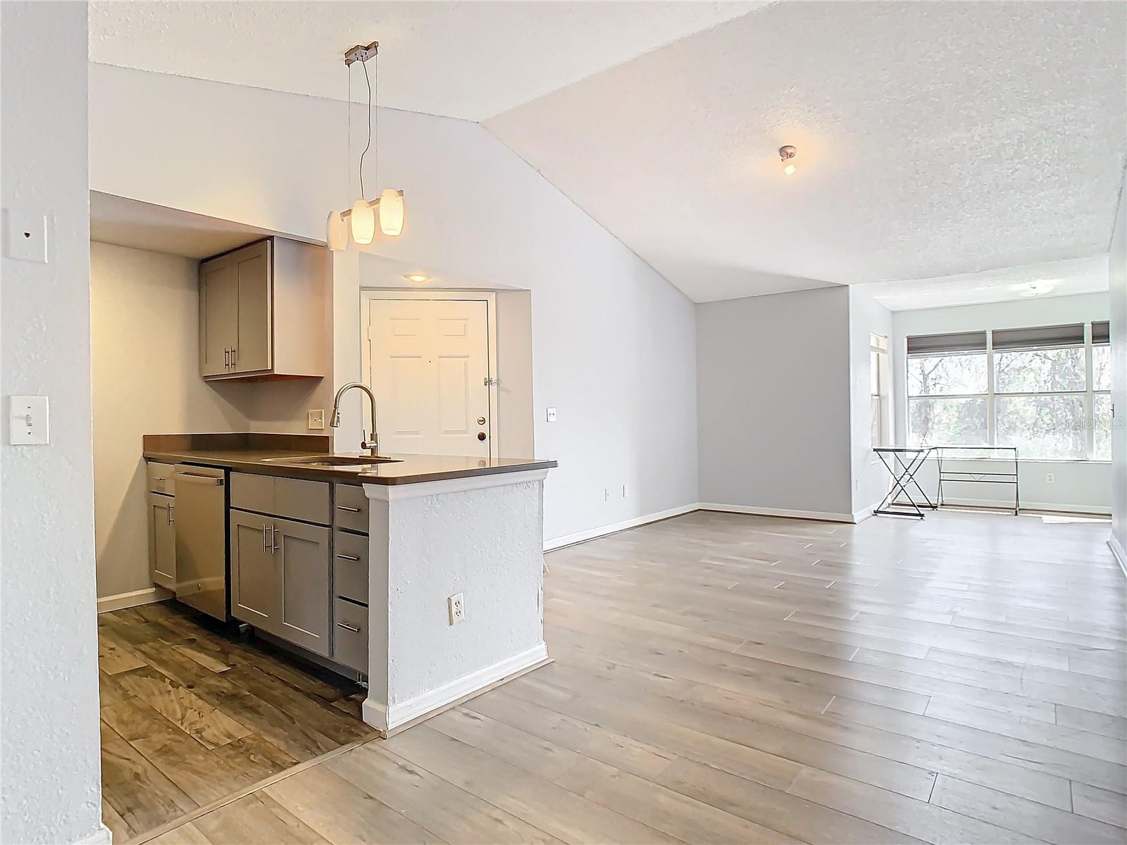 RESIDENCES/MILLENIA - Residential Lease