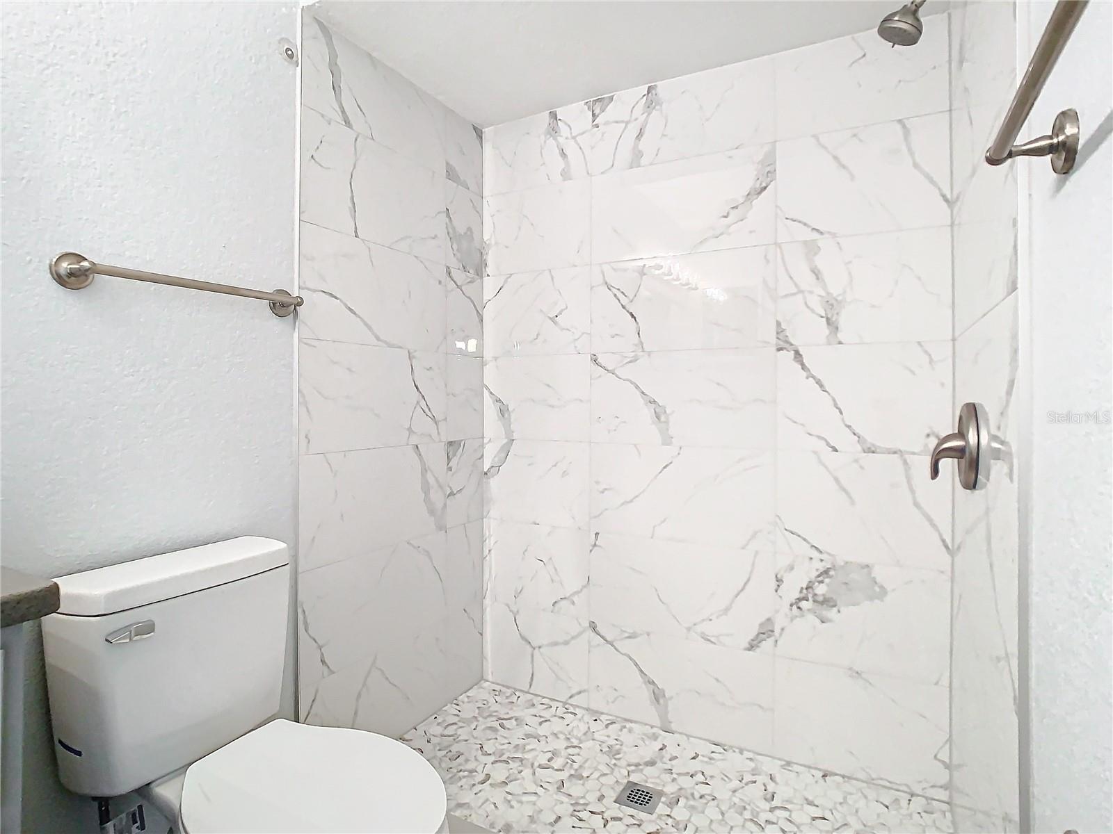 RESIDENCES/MILLENIA - Residential Lease