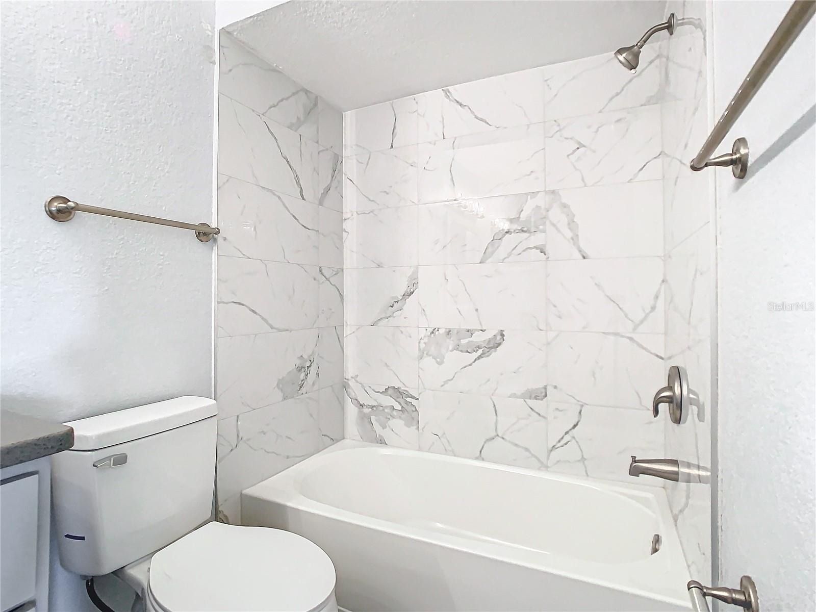RESIDENCES/MILLENIA - Residential Lease