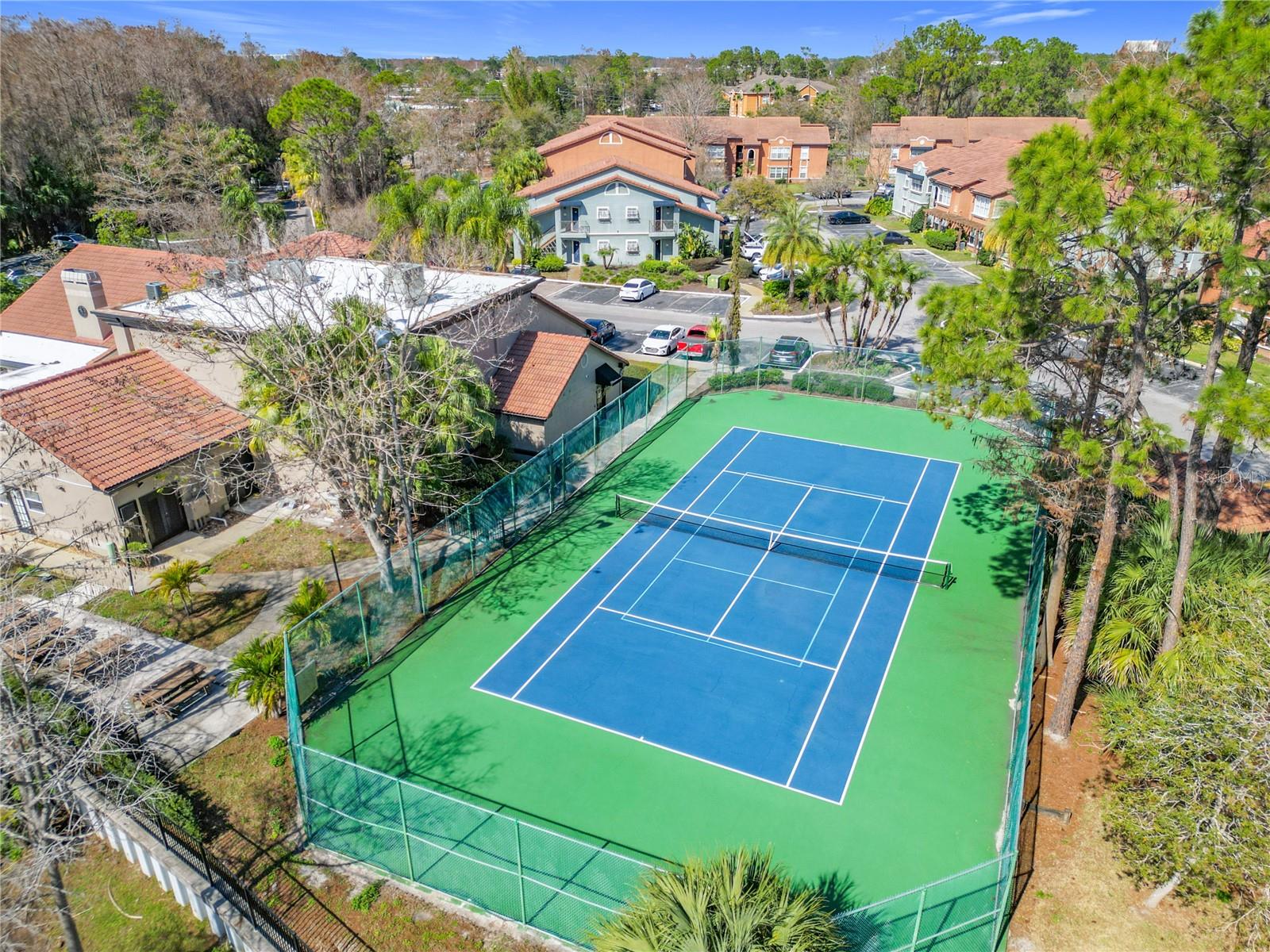RESIDENCES/MILLENIA - Residential Lease