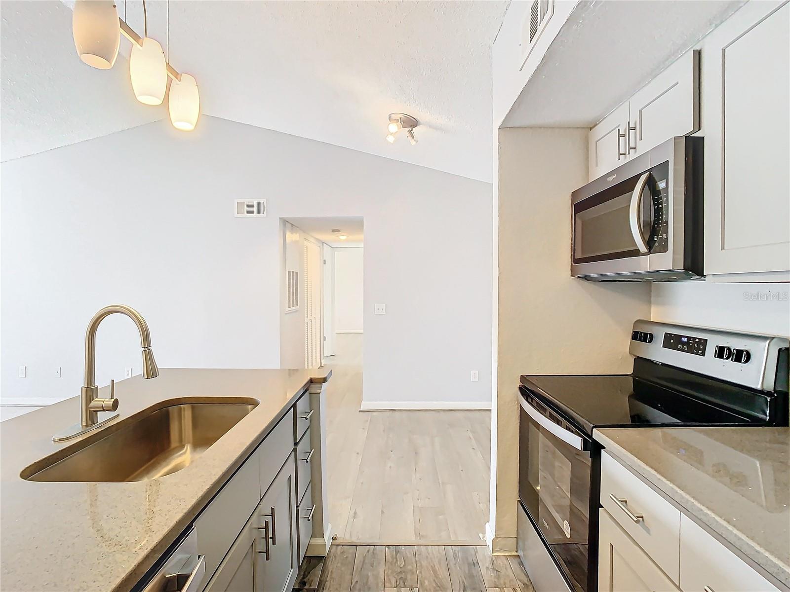 RESIDENCES/MILLENIA - Residential Lease