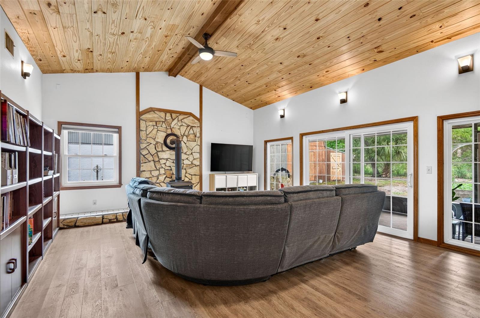 SPRING HILL - Residential