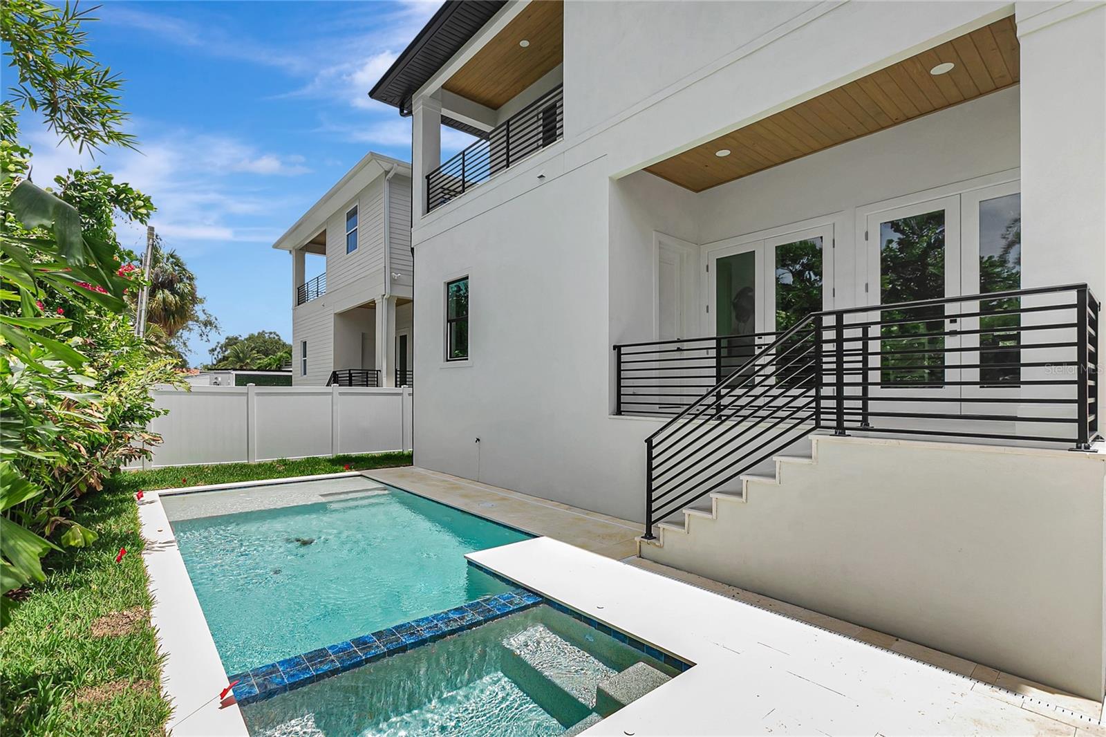 DAVIS ISLANDS PB10 PG52 TO 57 - Residential