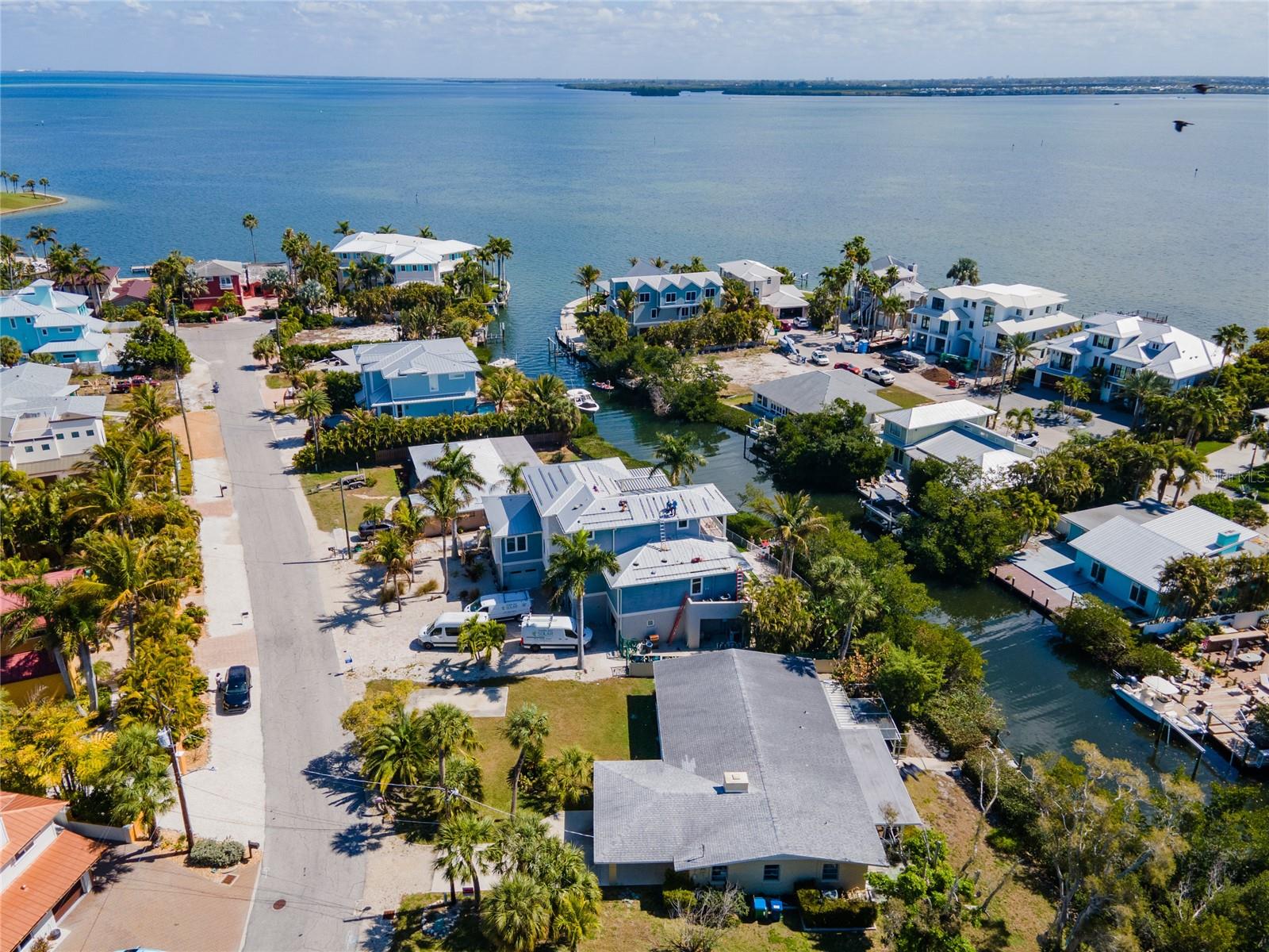 HOLMES BEACH 14TH UNIT - Residential