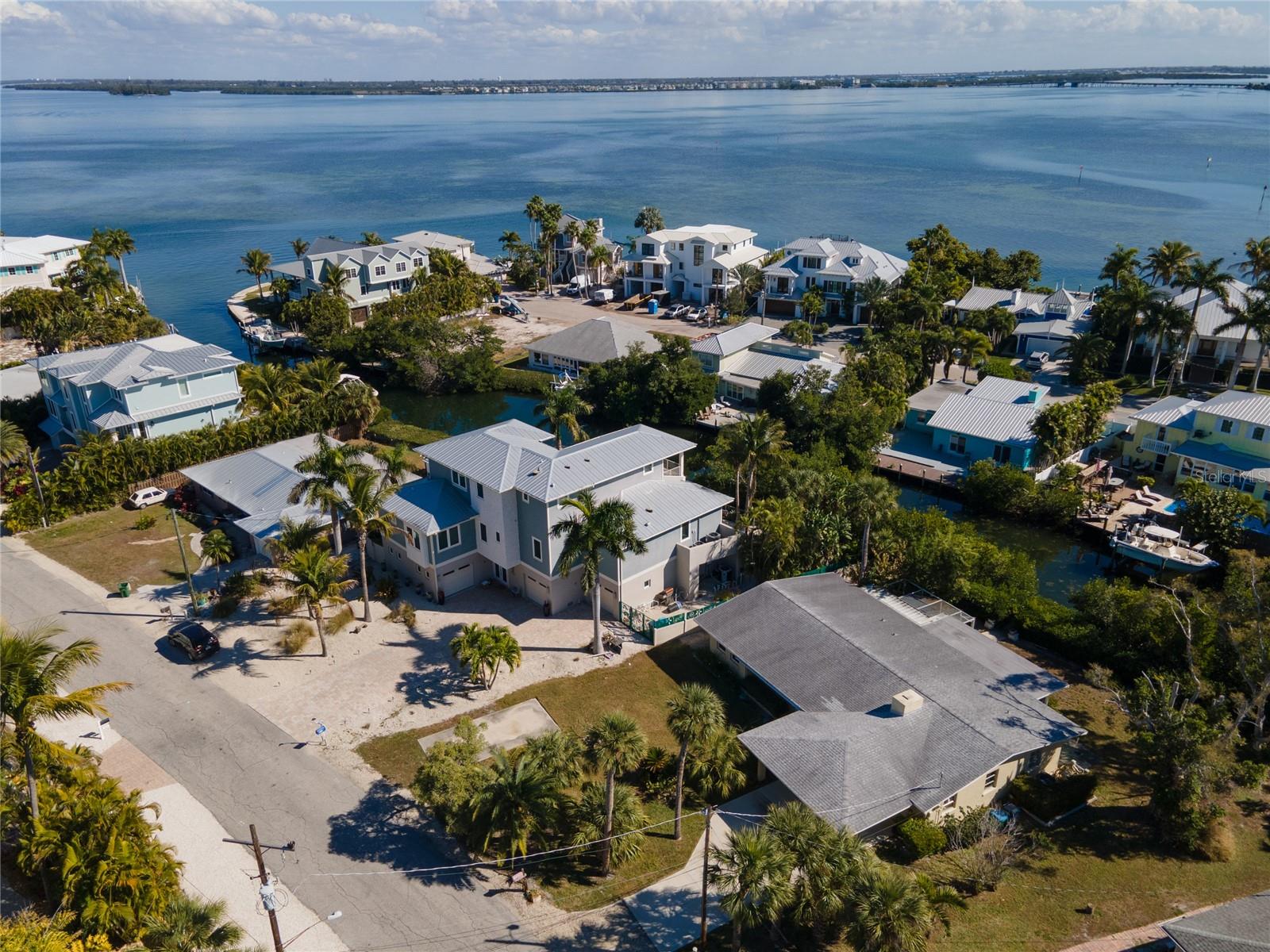 HOLMES BEACH 14TH UNIT - Residential