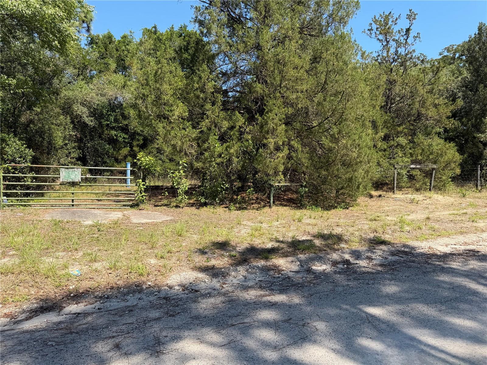 LAKE TROPICANA RANCHETTES 03 - Residential