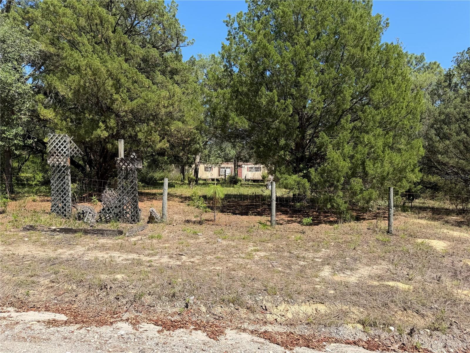 LAKE TROPICANA RANCHETTES 03 - Residential