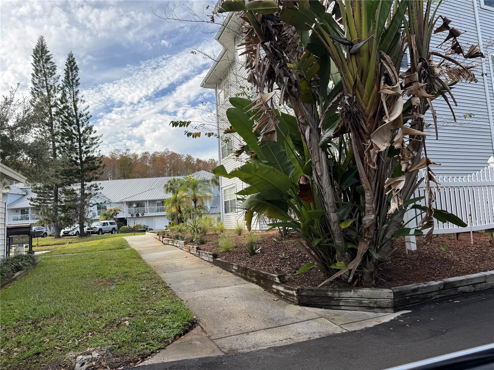 PARADISE LAKES - Residential