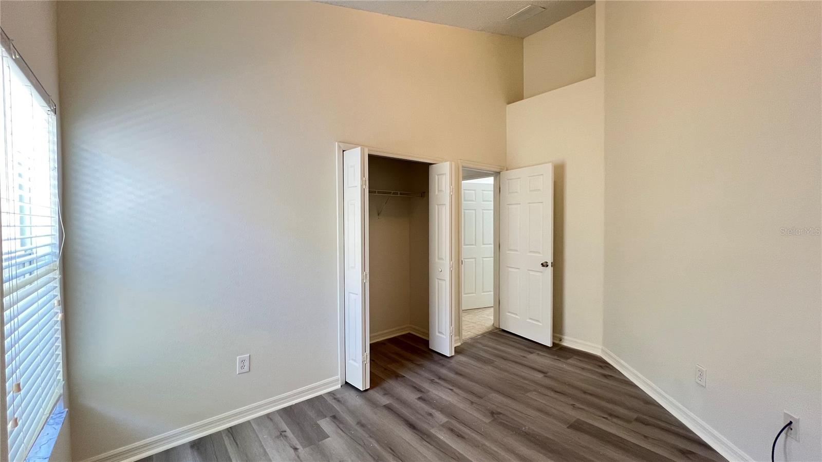 GLENBROOK PH II SUB - Residential Lease