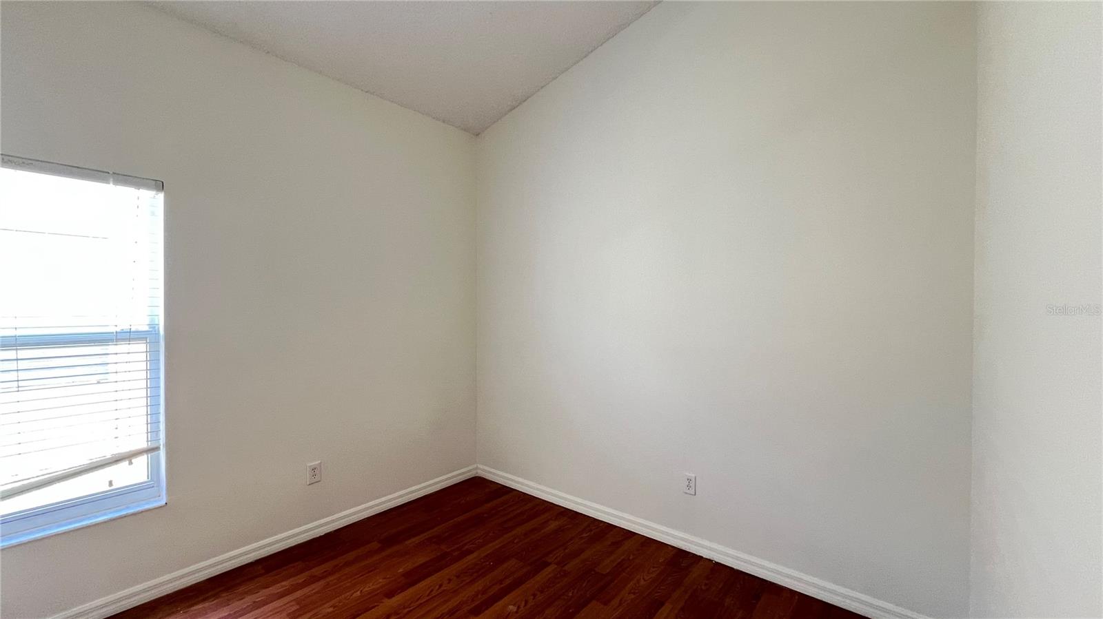 GLENBROOK PH II SUB - Residential Lease