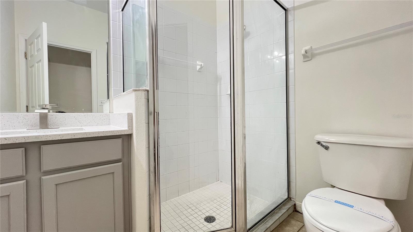 GLENBROOK PH II SUB - Residential Lease