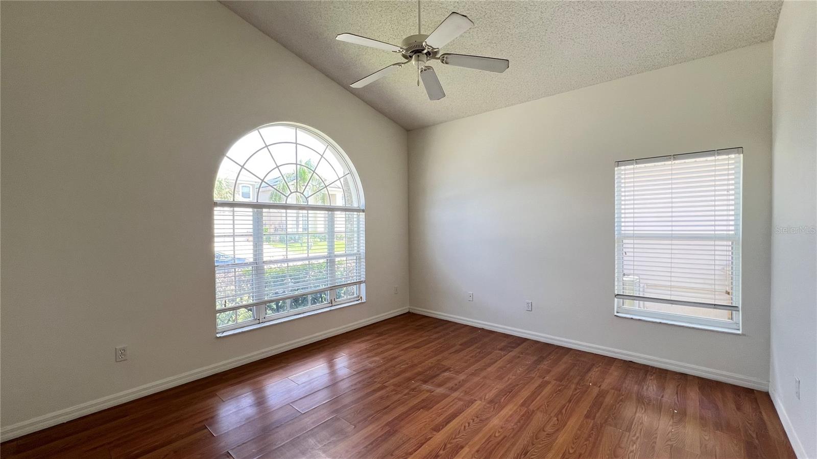 GLENBROOK PH II SUB - Residential Lease