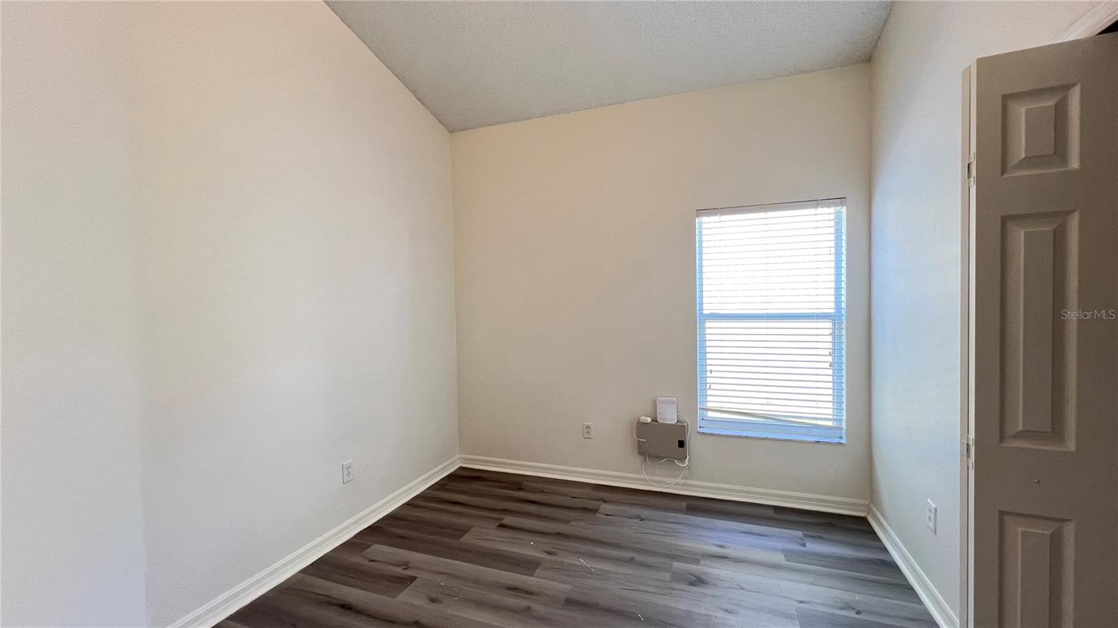 GLENBROOK PH II SUB - Residential Lease
