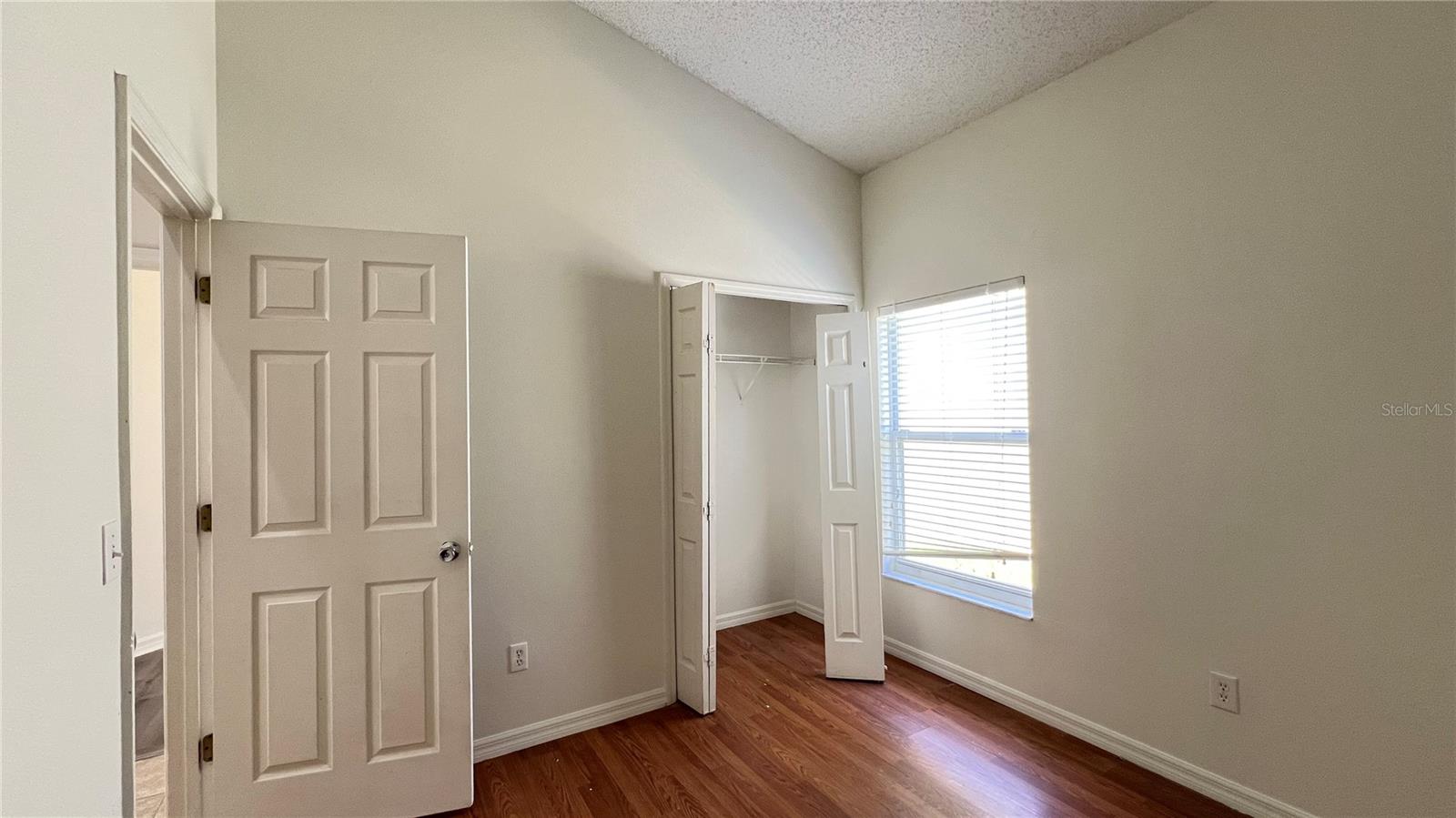 GLENBROOK PH II SUB - Residential Lease