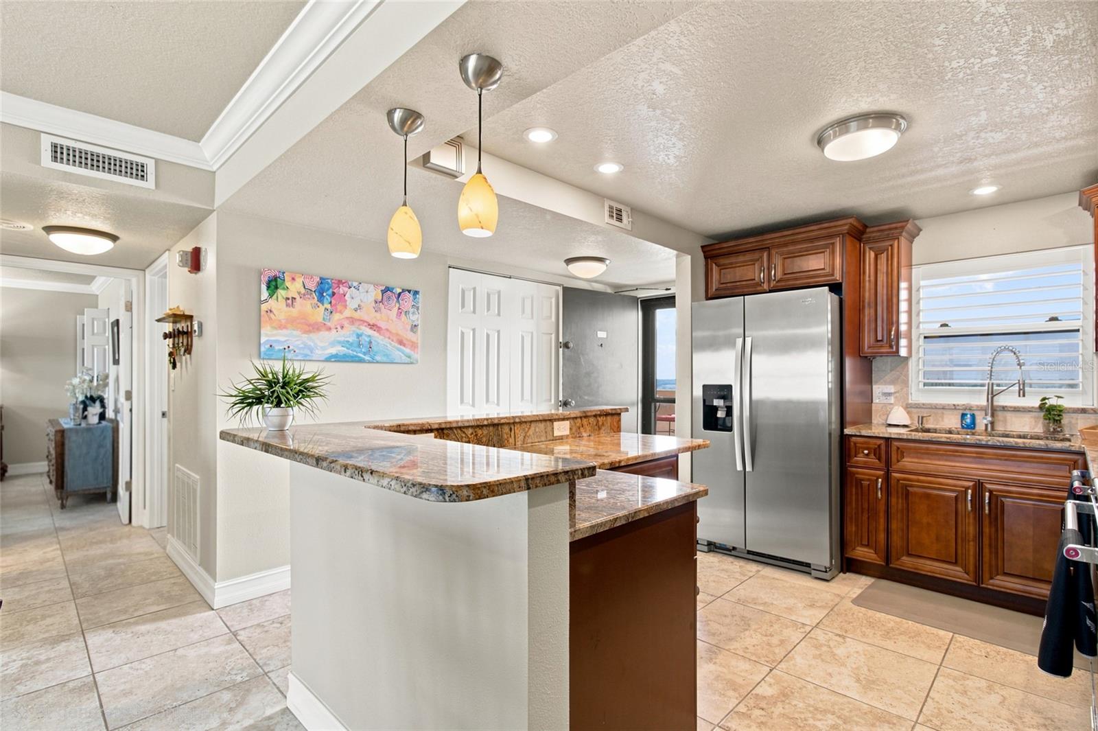 HARBOUR LIGHT TOWERS CONDO - Residential
