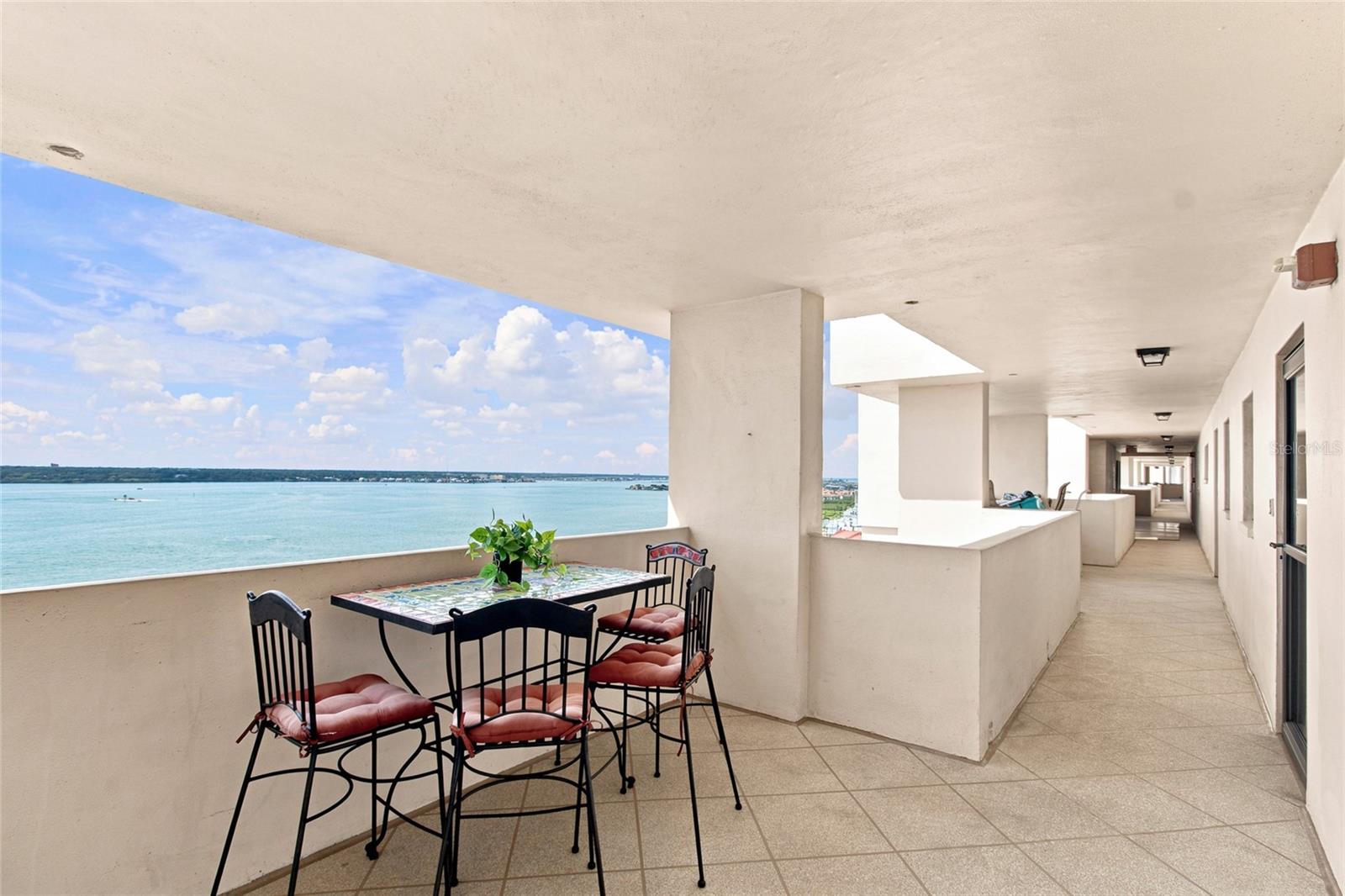HARBOUR LIGHT TOWERS CONDO - Residential