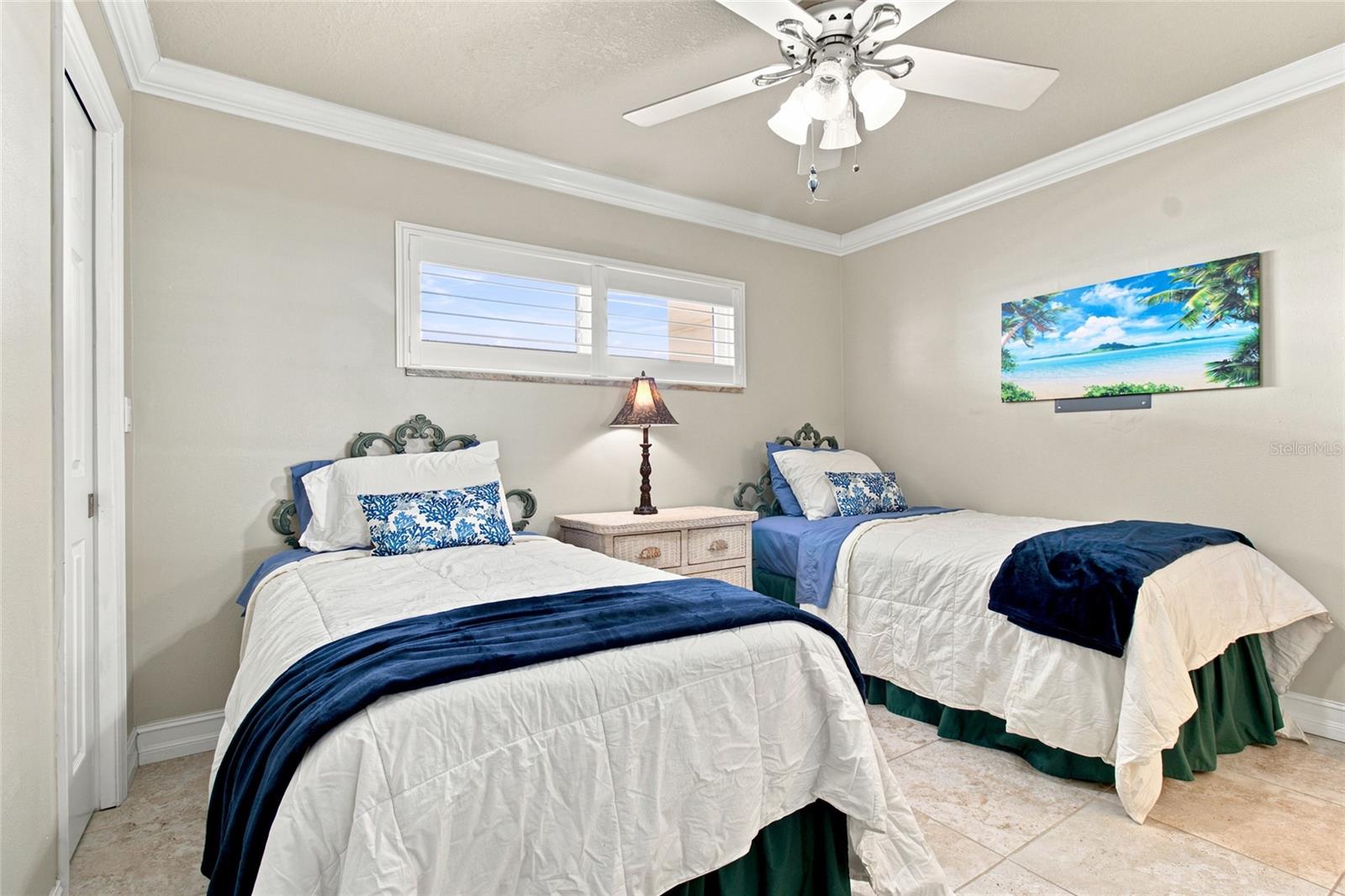 HARBOUR LIGHT TOWERS CONDO - Residential