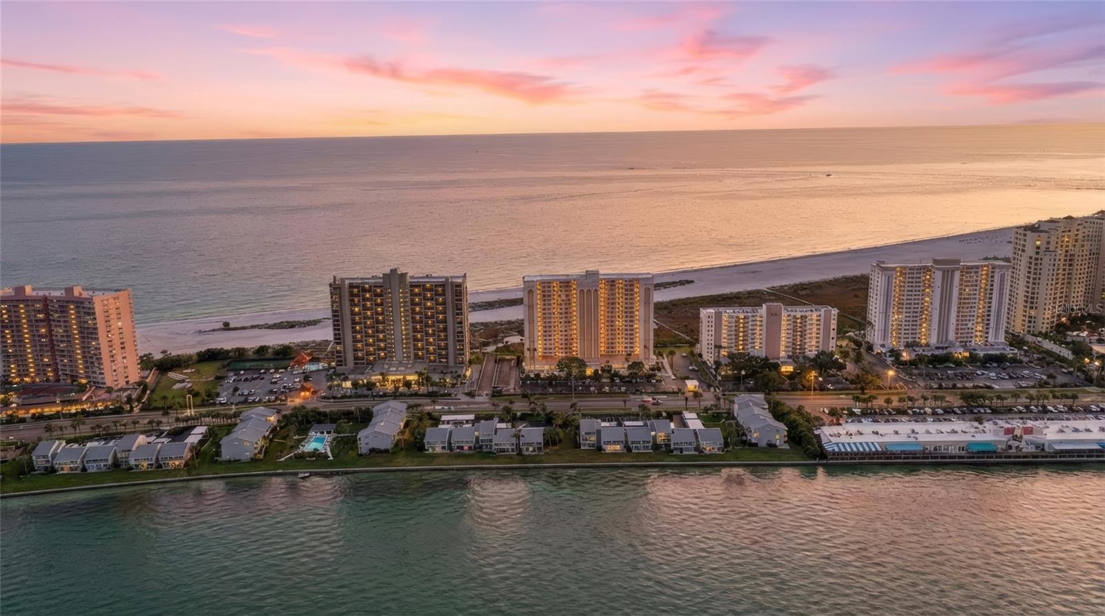 HARBOUR LIGHT TOWERS CONDO - Residential