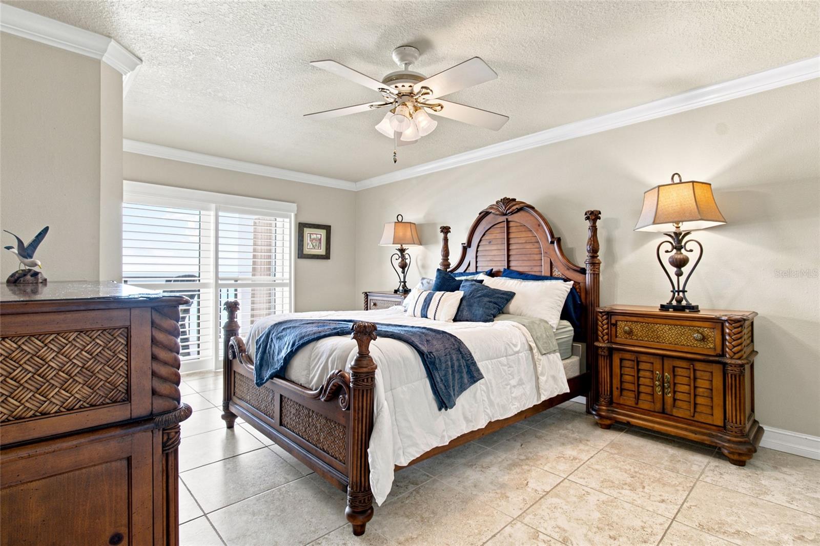 HARBOUR LIGHT TOWERS CONDO - Residential