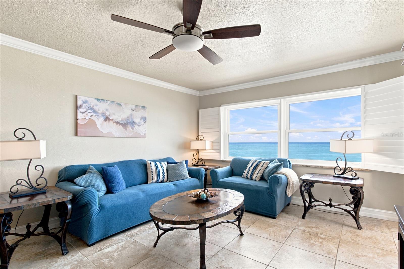 HARBOUR LIGHT TOWERS CONDO - Residential