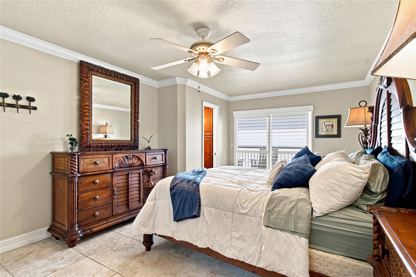 HARBOUR LIGHT TOWERS CONDO - Residential