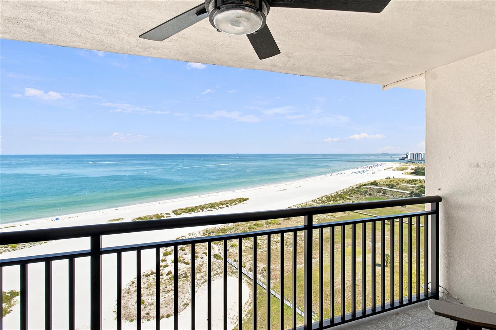 HARBOUR LIGHT TOWERS CONDO - Residential