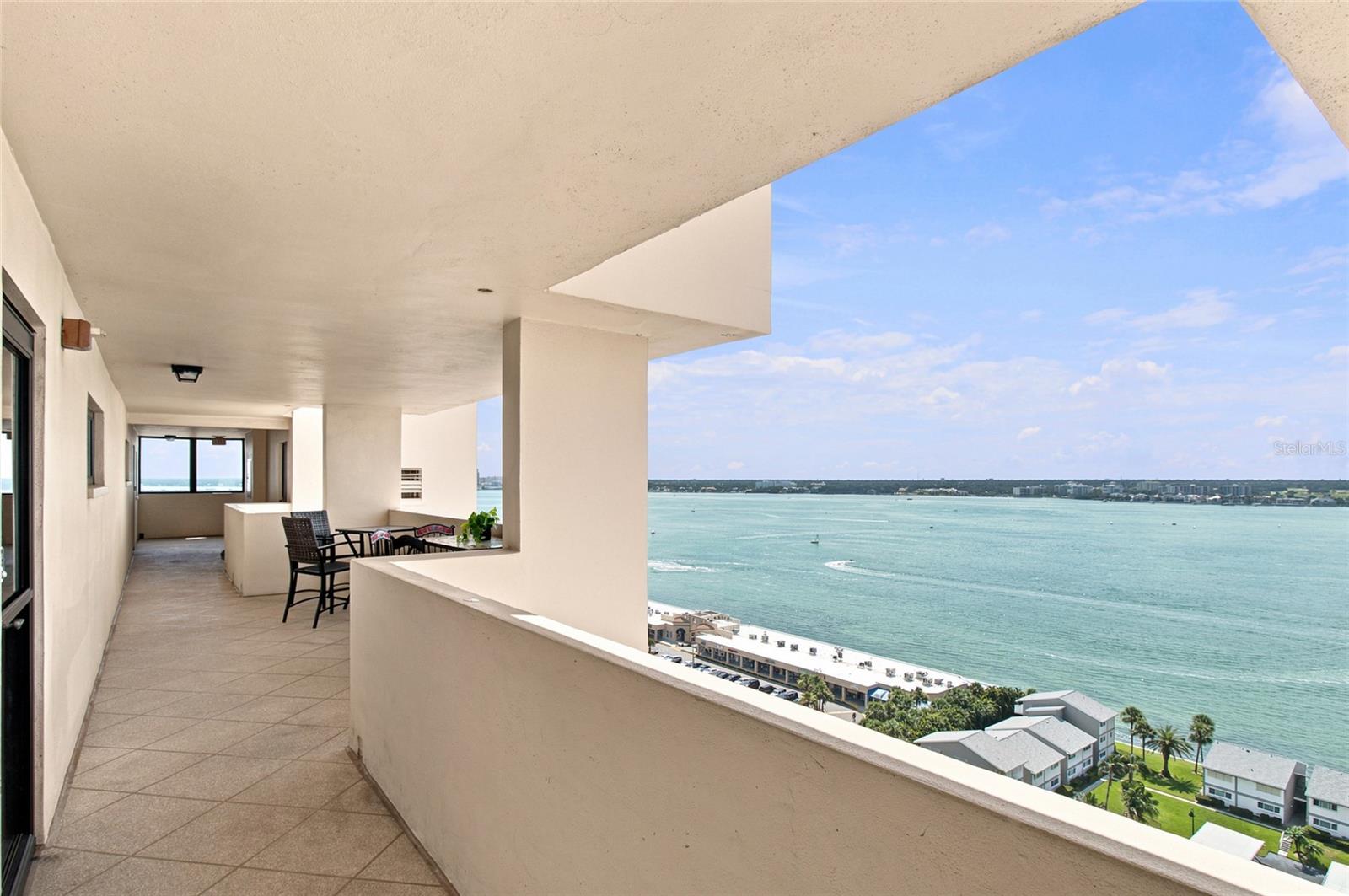 HARBOUR LIGHT TOWERS CONDO - Residential