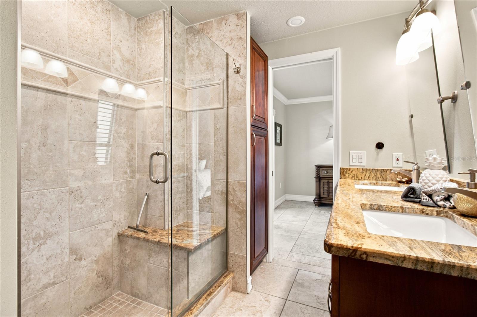 HARBOUR LIGHT TOWERS CONDO - Residential