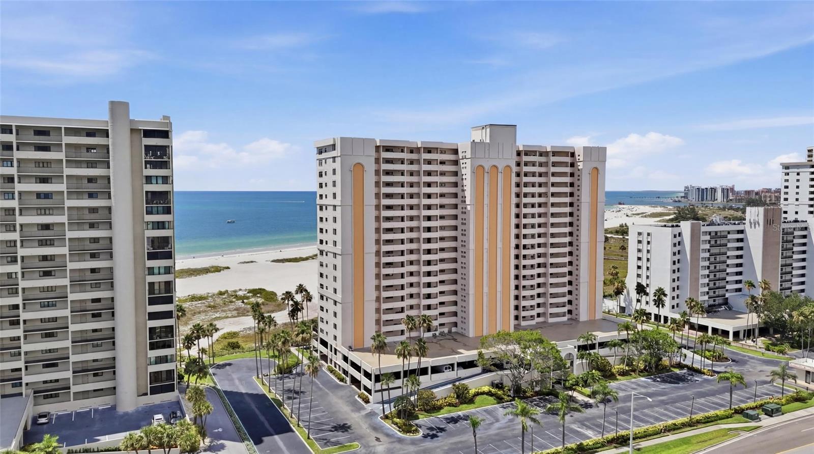 HARBOUR LIGHT TOWERS CONDO - Residential