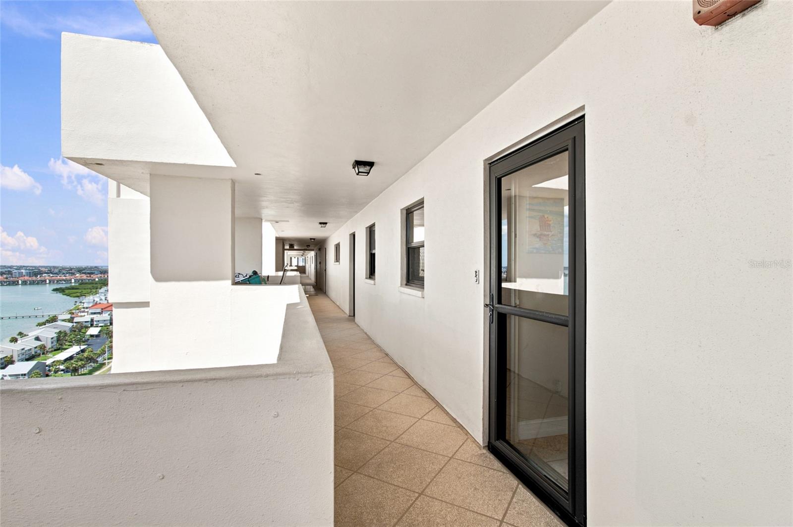 HARBOUR LIGHT TOWERS CONDO - Residential