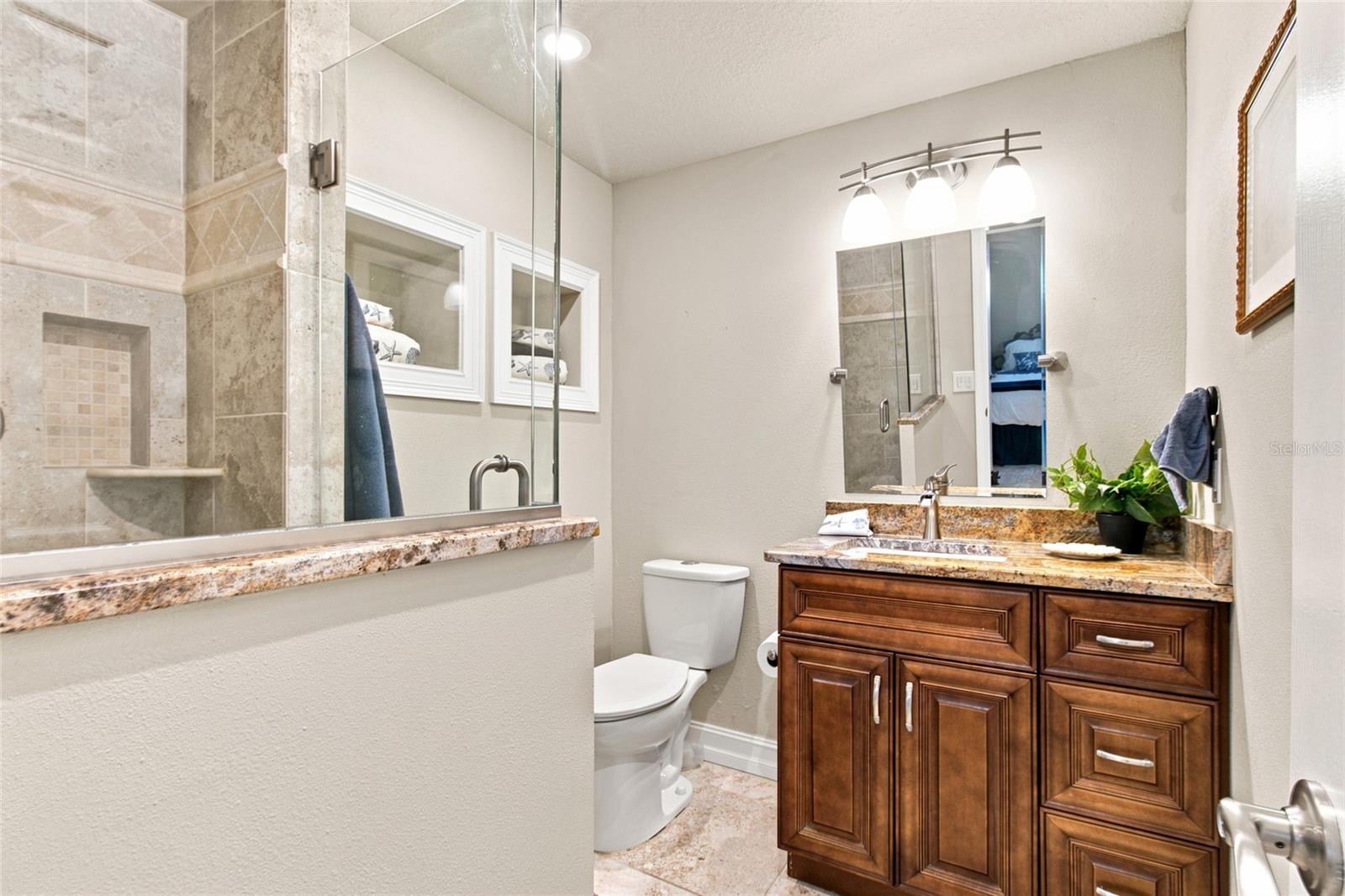 HARBOUR LIGHT TOWERS CONDO - Residential