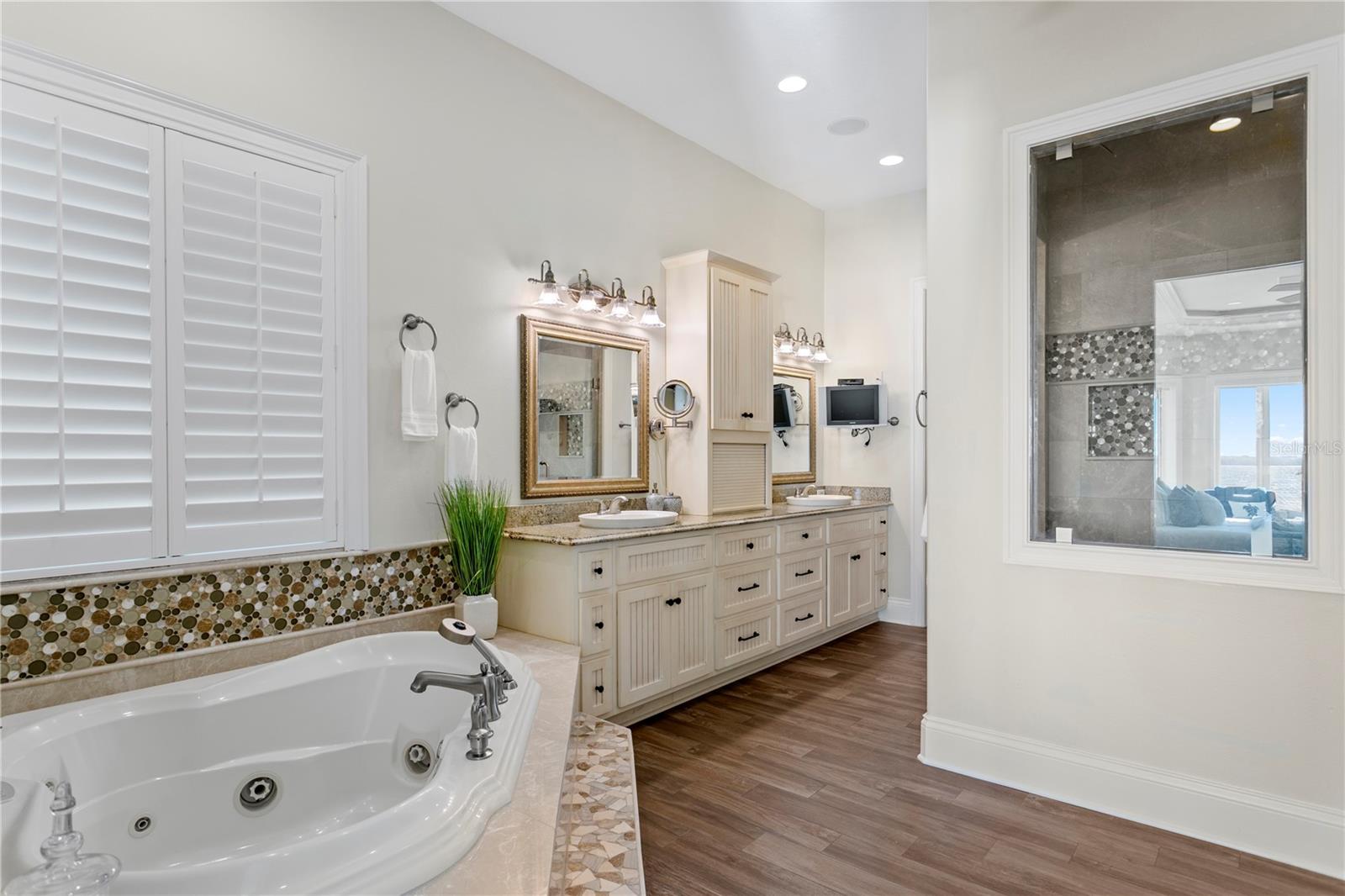 COUNTRY CLUB ADD TO OLDSMAR REV - Residential