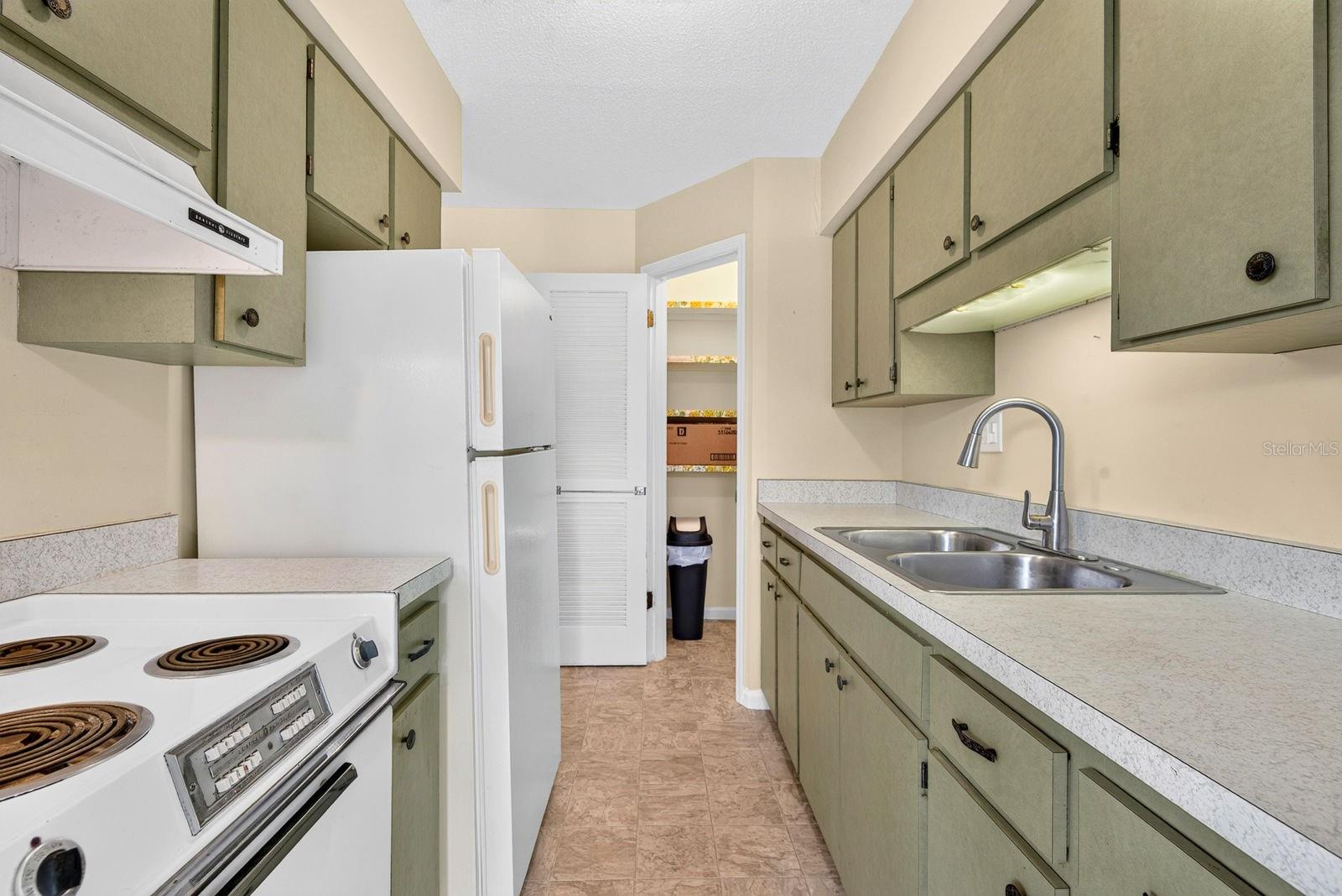 CENTRAL CORTEZ PLAZA - Residential
