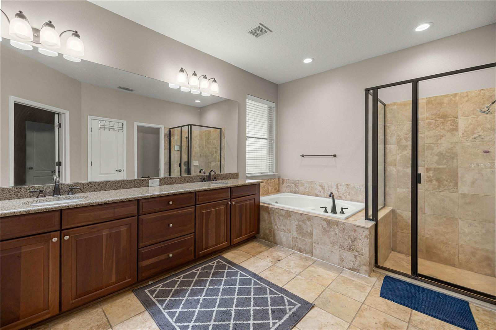CLERMONT NOTTINGHAM AT LEGENDS - Residential