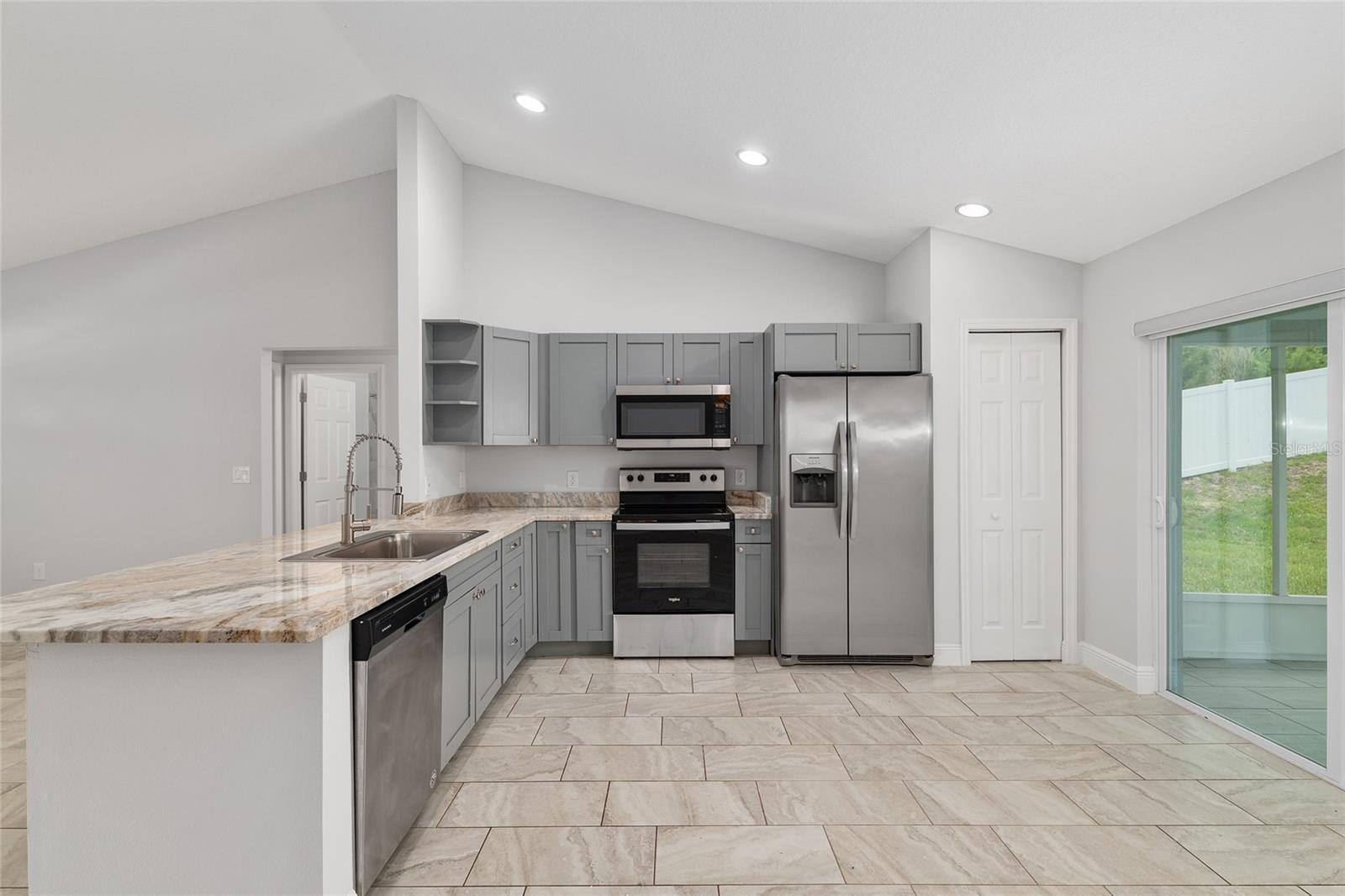 MARION OAKS UN 01 - Residential