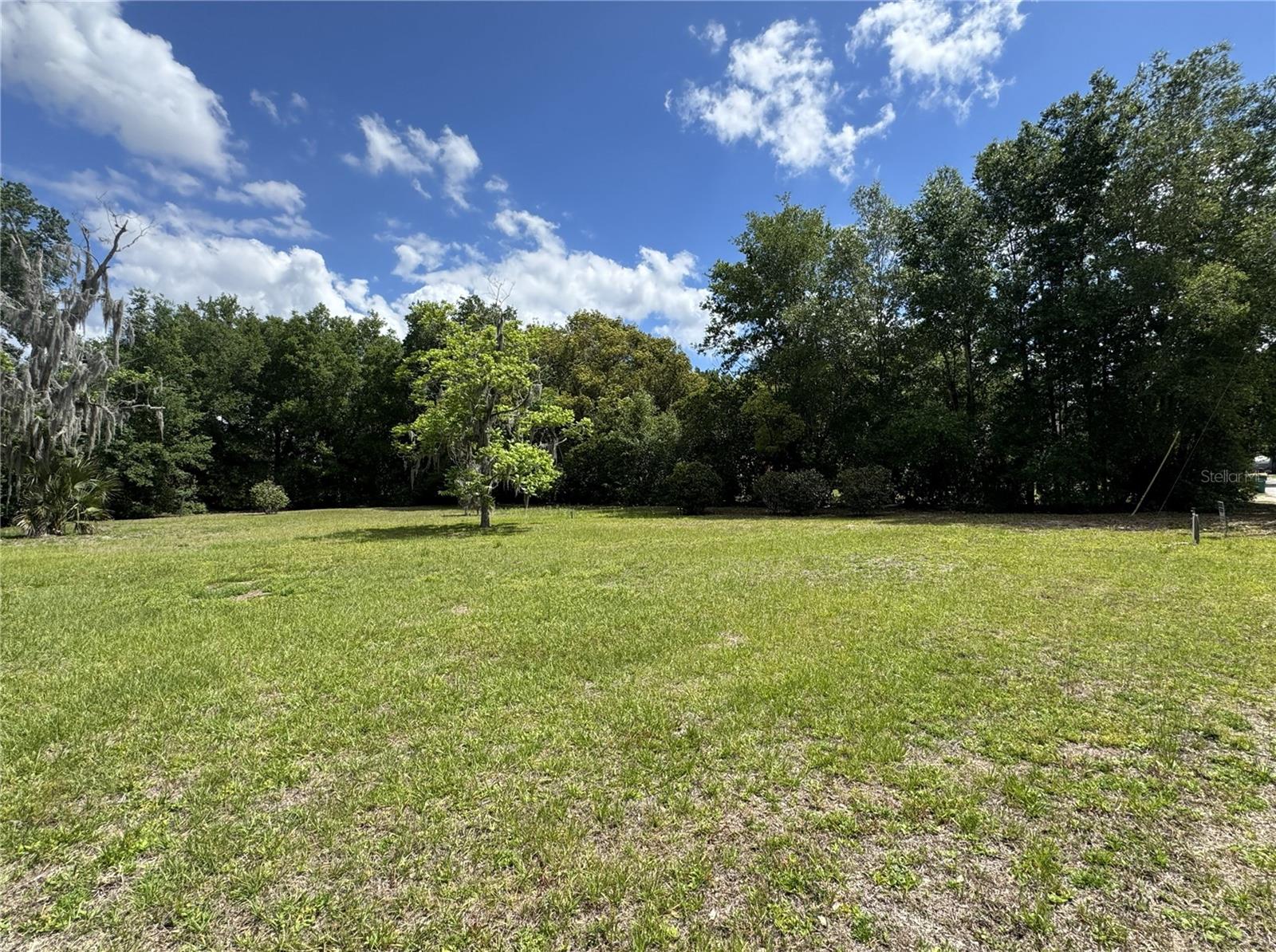 UMATILLA OAK PARK - Land