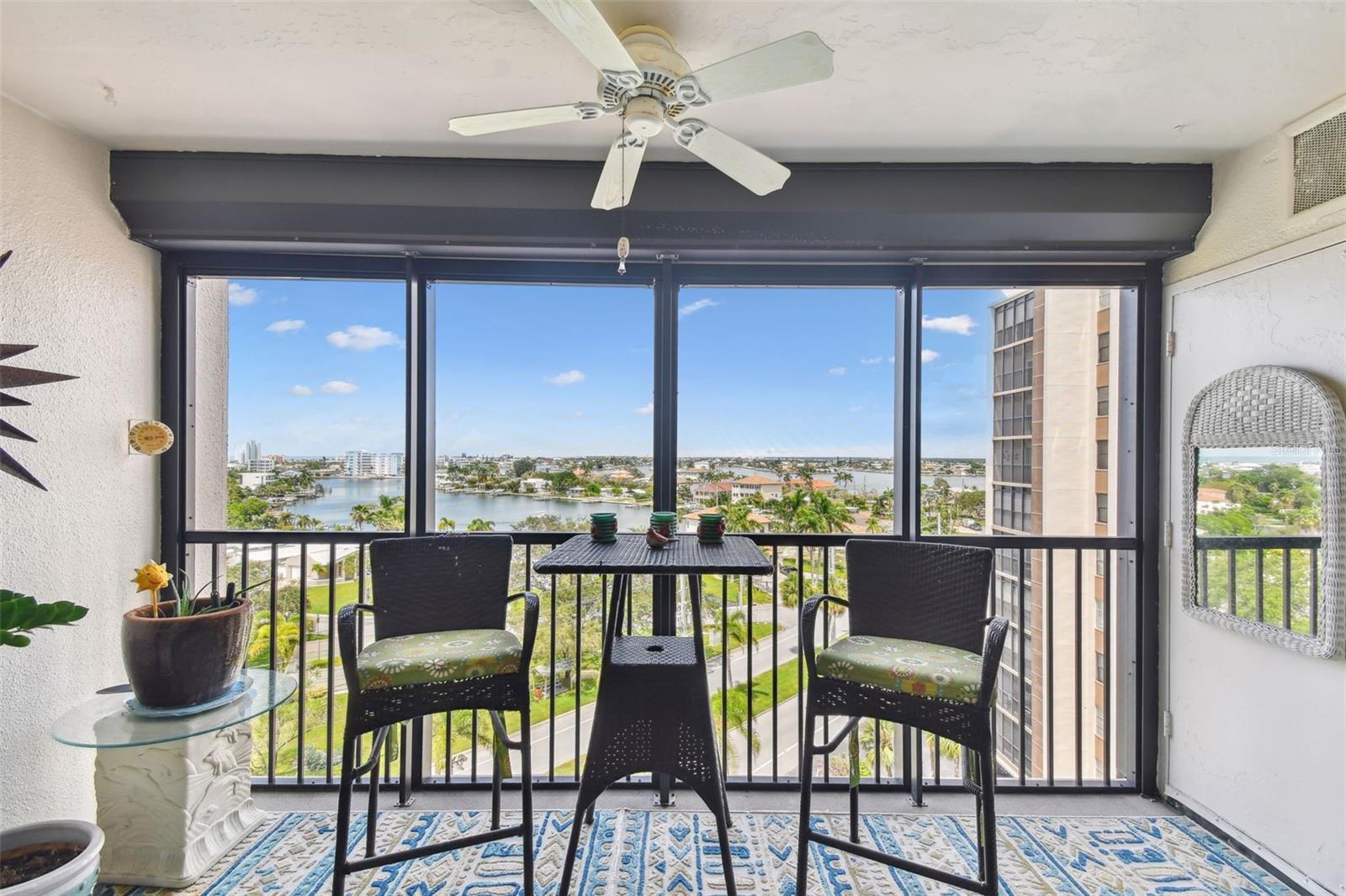 PARADISE ISLAND TOWERS CONDO - Residential