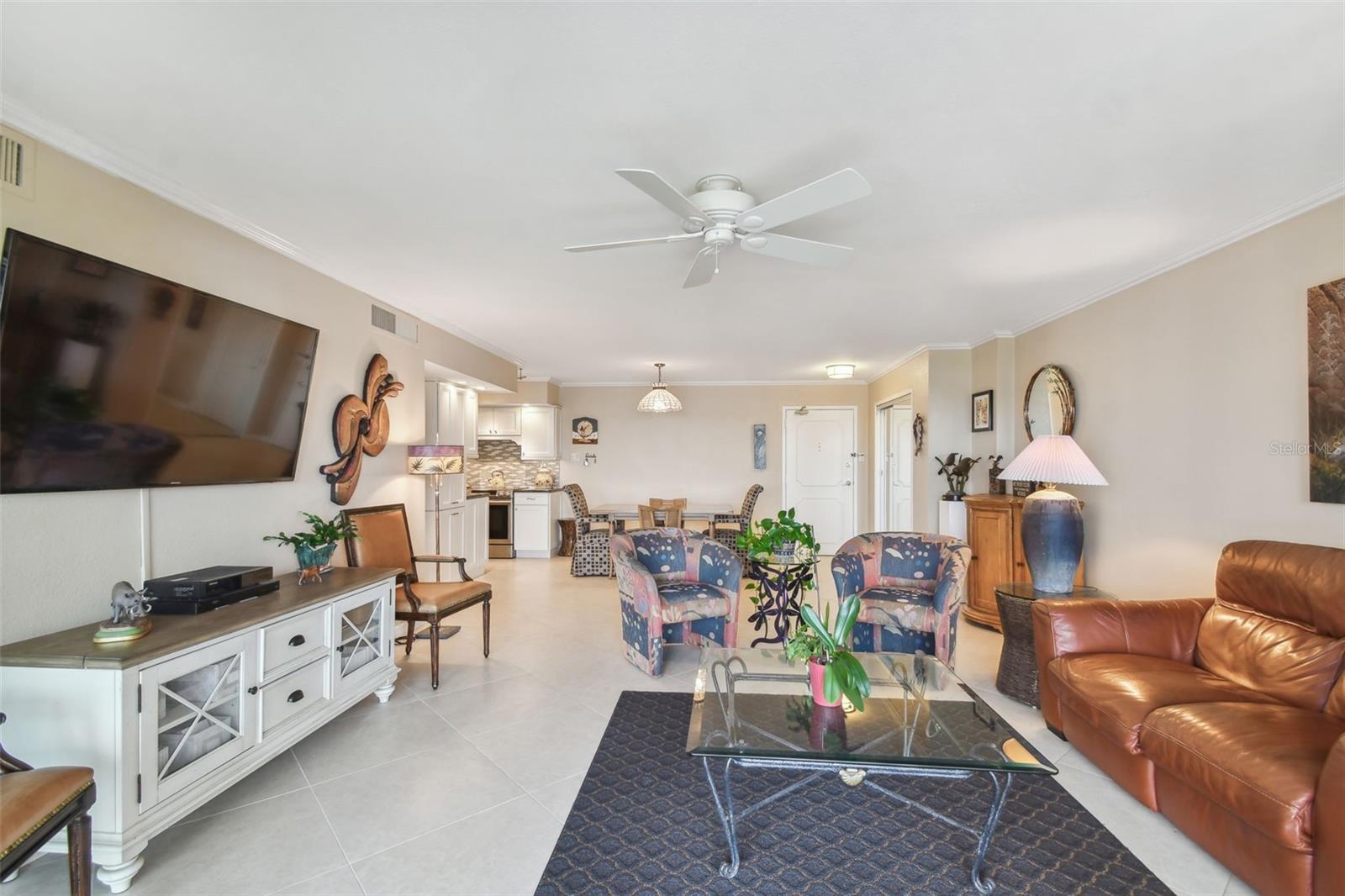 PARADISE ISLAND TOWERS CONDO - Residential