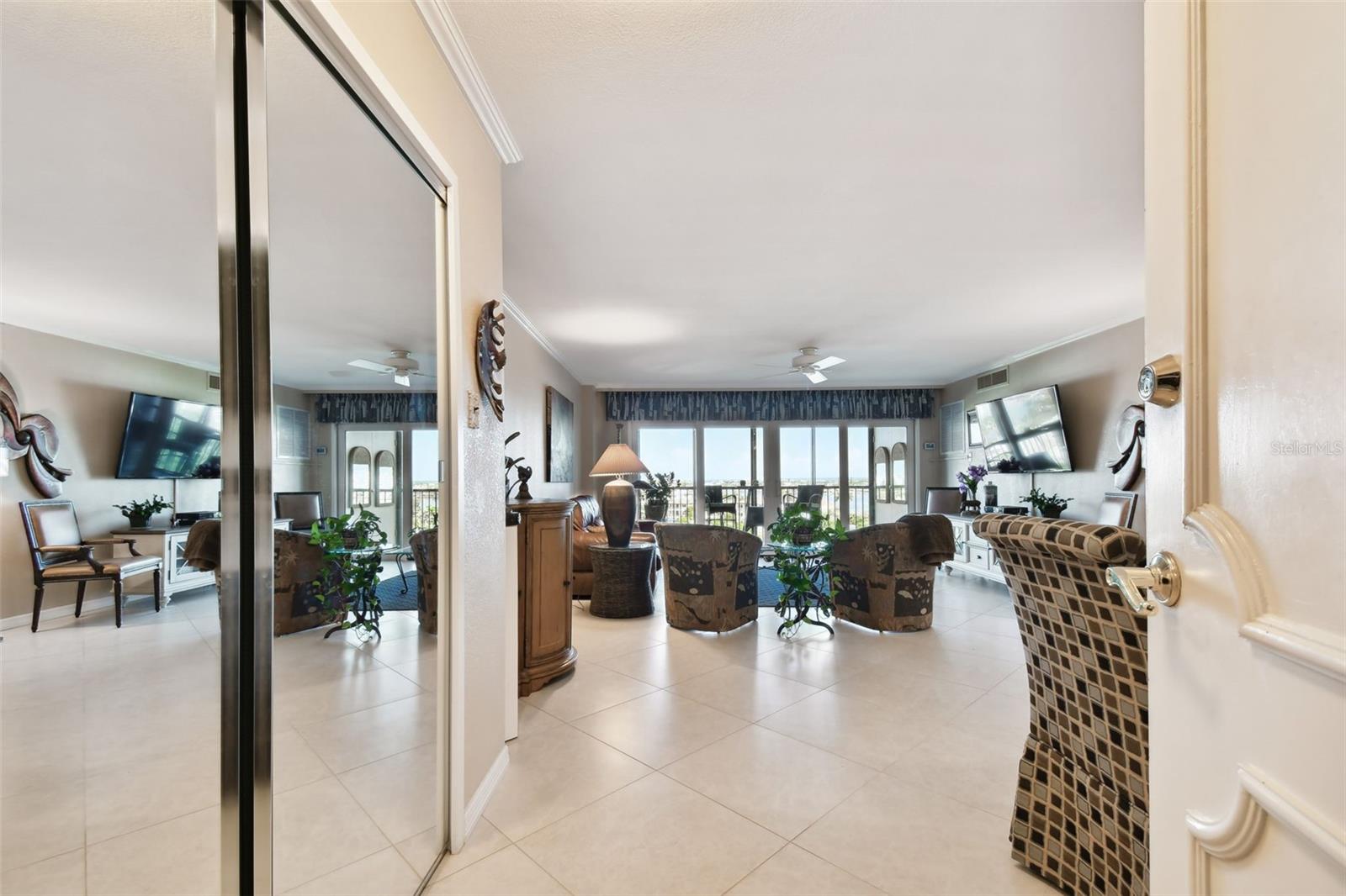PARADISE ISLAND TOWERS CONDO - Residential